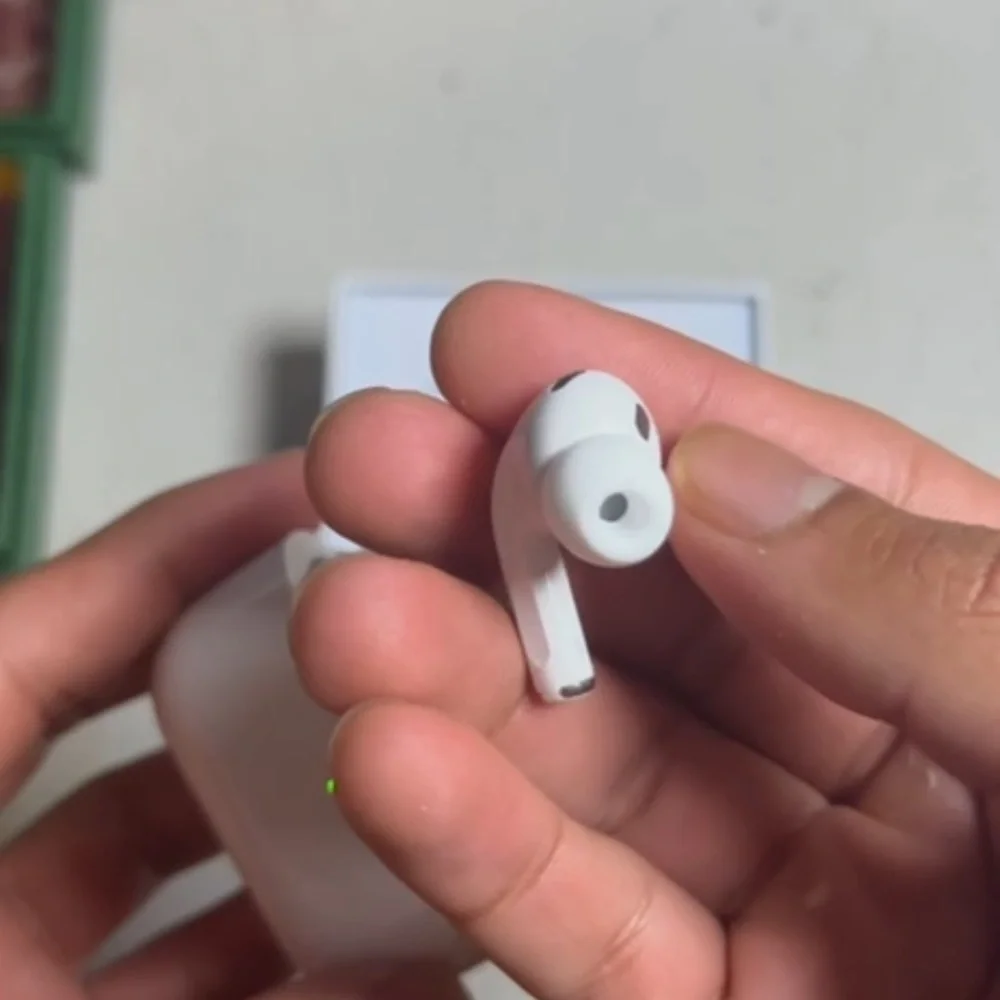 Wireless Earbuds with Charging Case - White